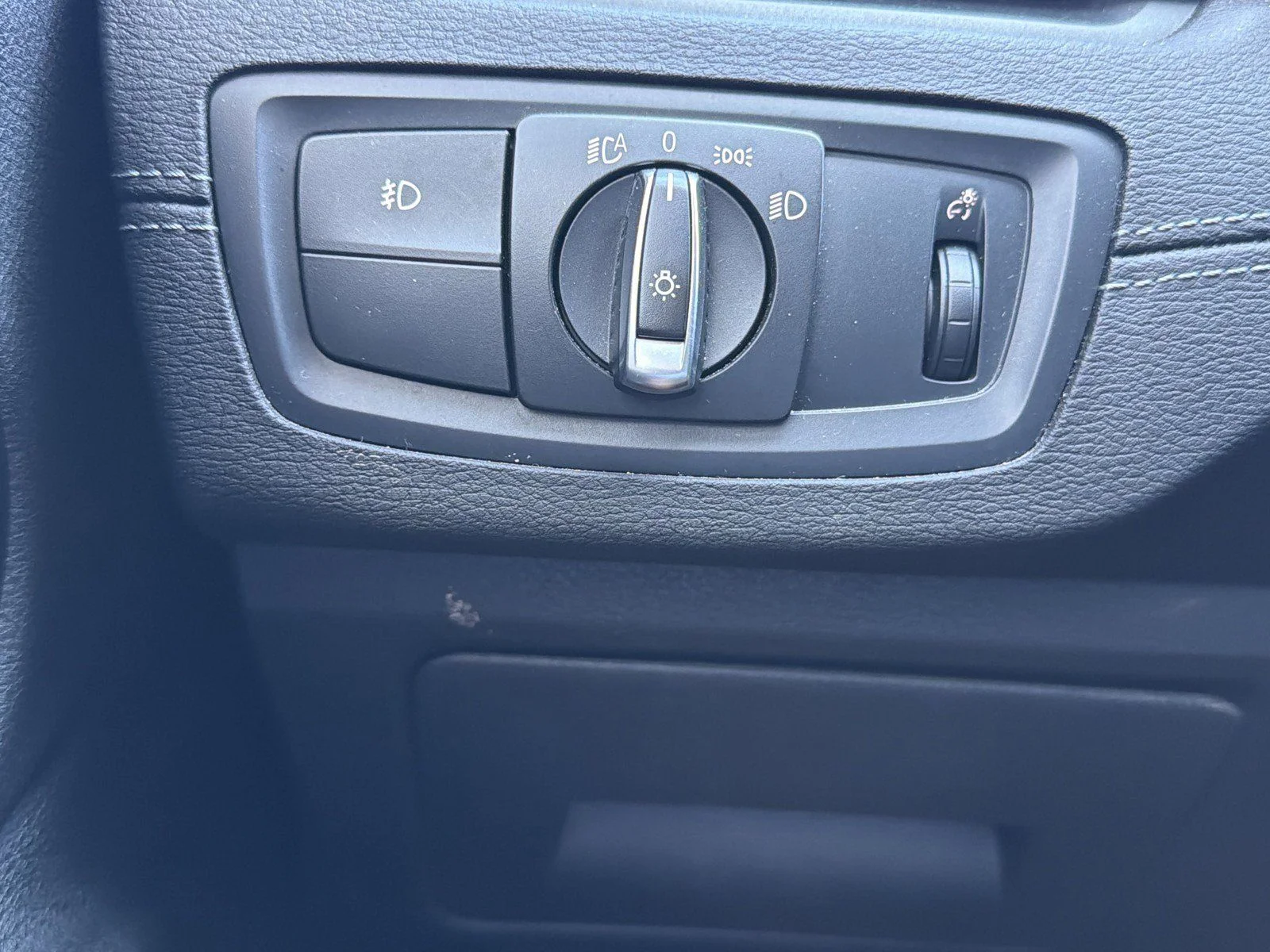Used 2020 Mediterranean Blue Metallic BMW sDrive28i image 29