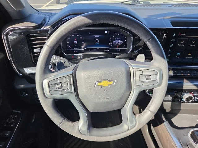 Used 2023 IRIDESCENT PEARL TRICOAT Chevrolet LTZ image 17
