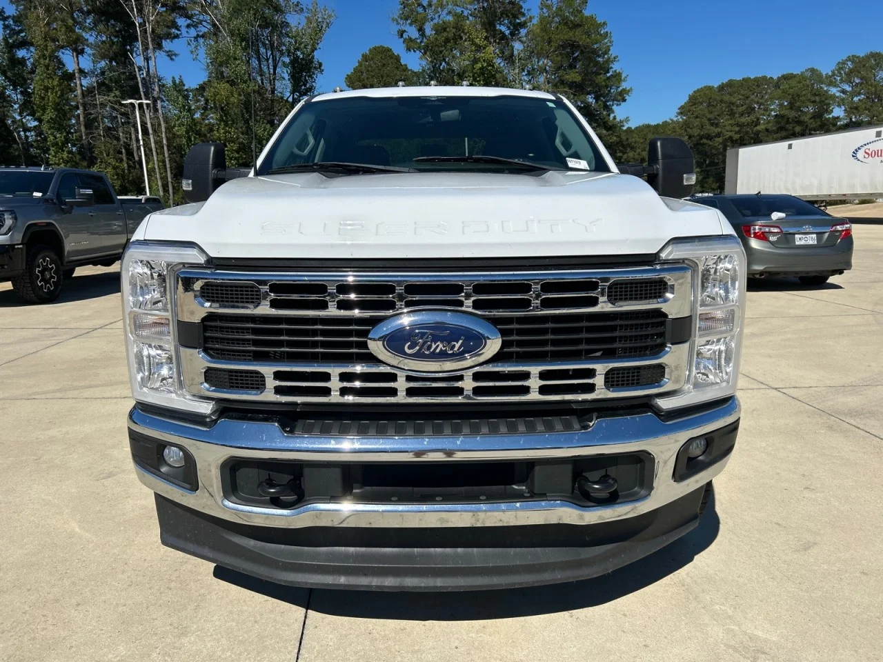 Used 2023 White Ford XL image 5