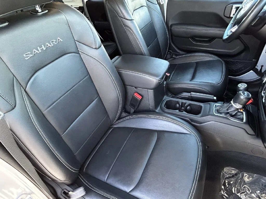 Used 2023 Silver Jeep Sahara 4xe image 10