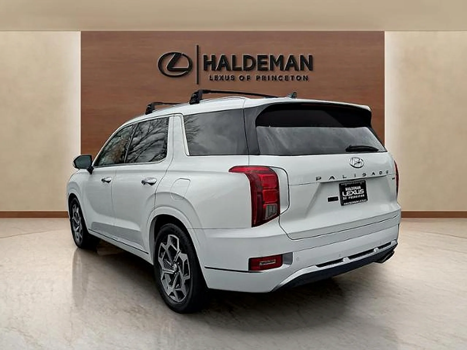Used 2021 Hyper White Hyundai Calligraphy image 4