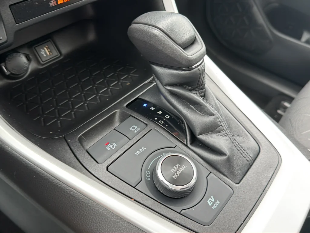 Used 2023 White Toyota XLE image 36
