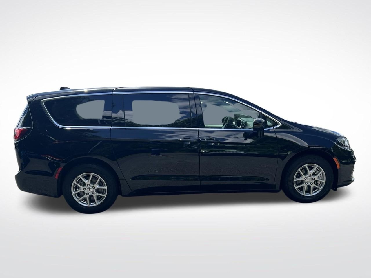 Used 2024 Black Chrysler Touring L image 7