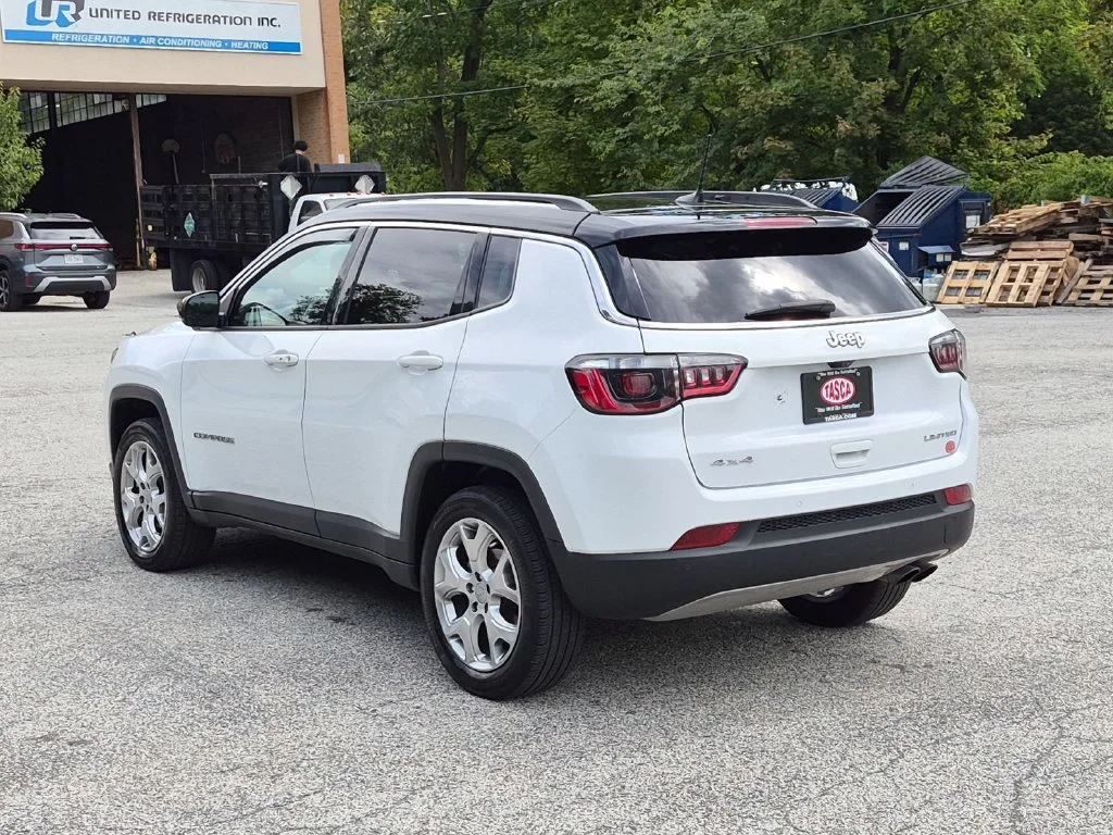 Used 2022 White Jeep Limited image 7
