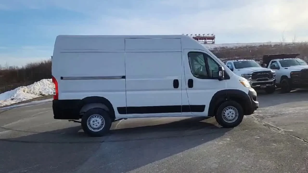 New 2026 Bright White Clear-Coat Exterior Paint RAM Tradesman image 9
