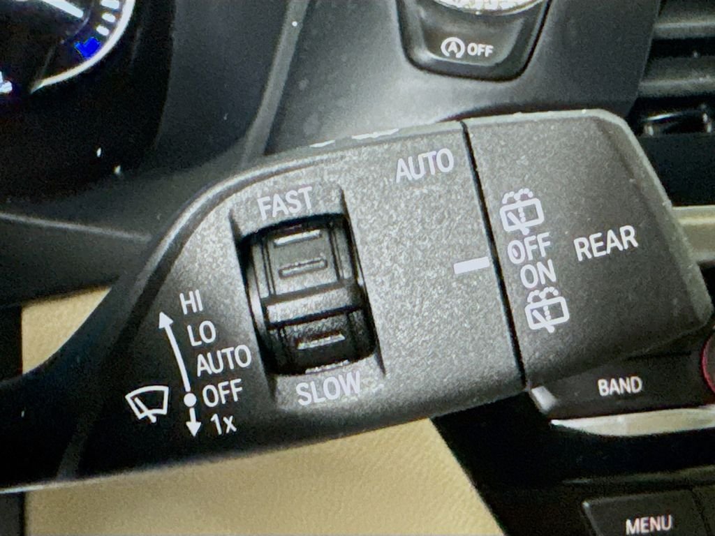Used 2019 Black Sapphire Metallic BMW sDrive30i image 15