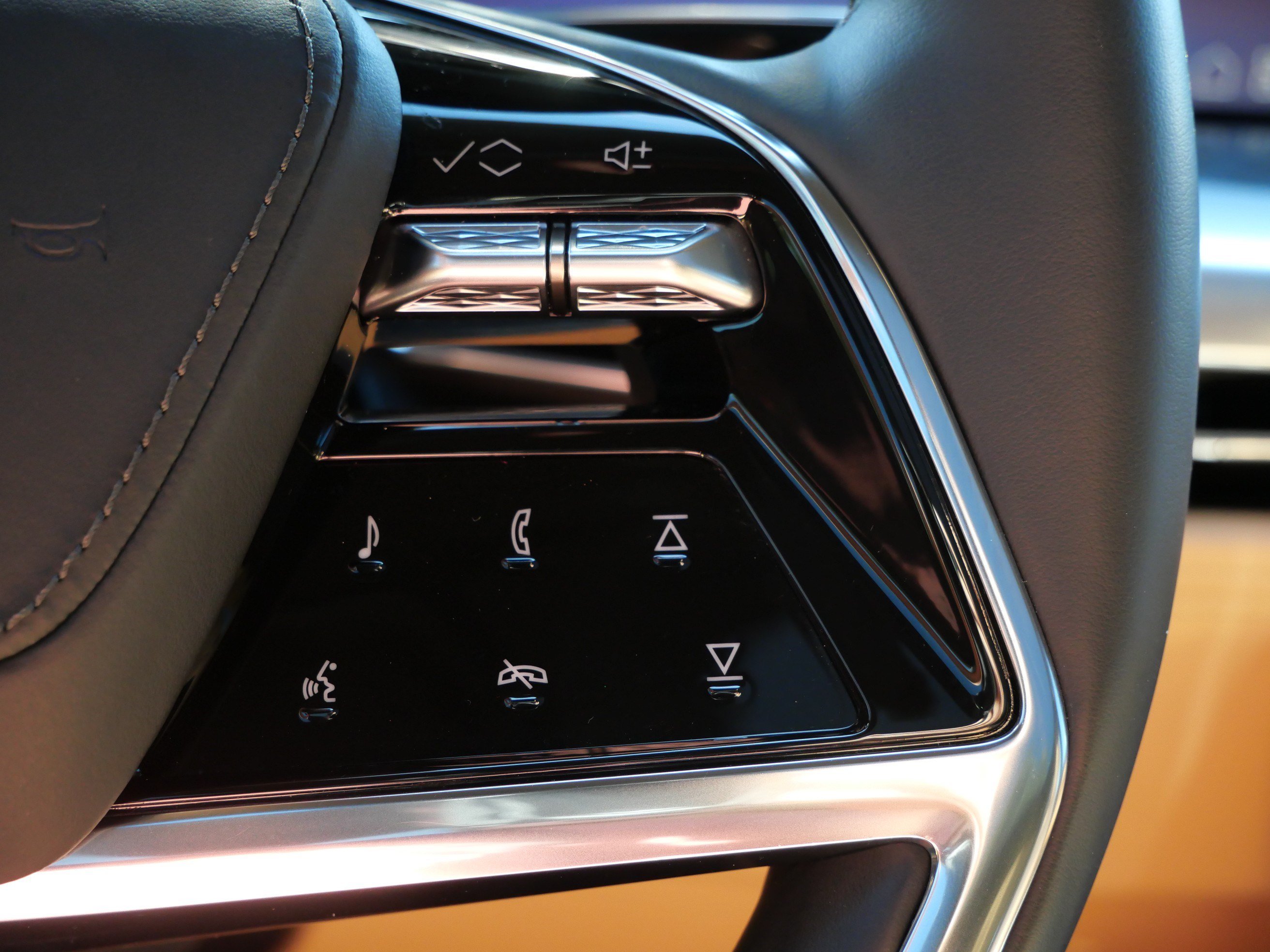 Certified Used 2025 Black Raven Cadillac Sport 2 image 27