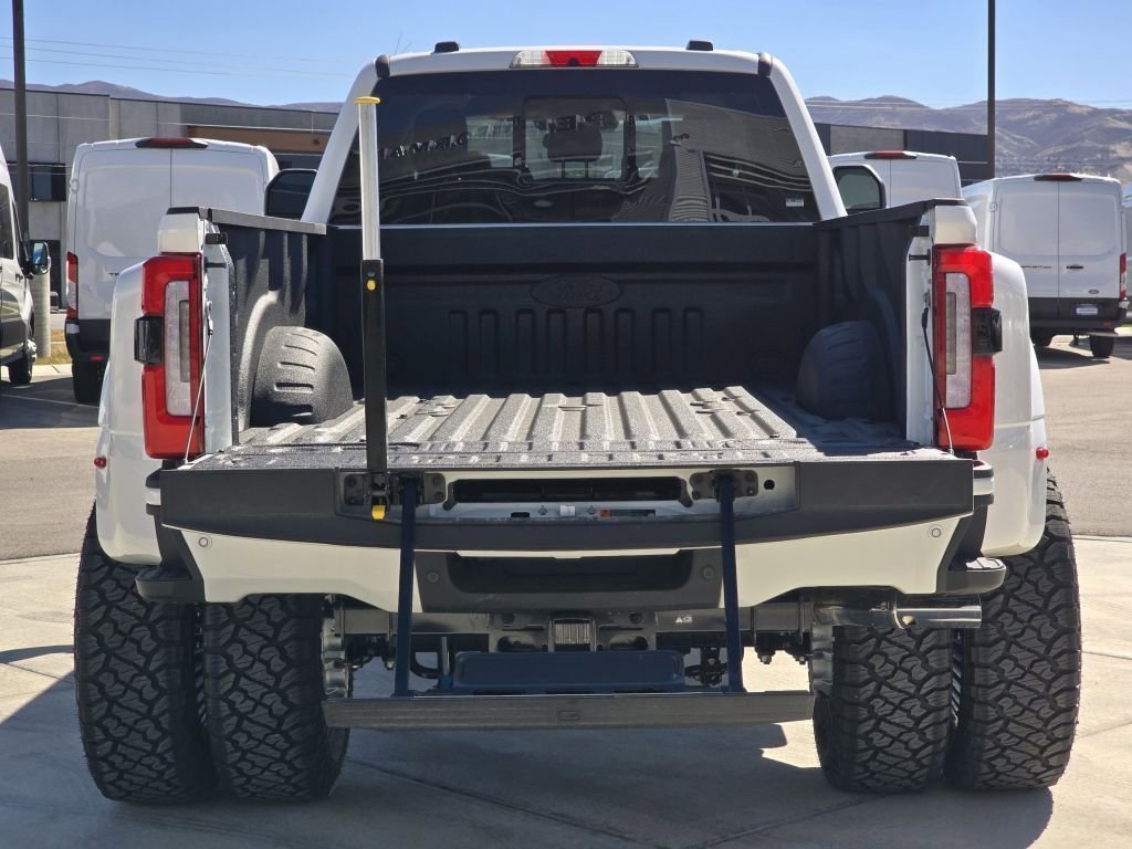 New 2026 Star White Metallic Tri-Coat Ford F-450® Platinum® image 28