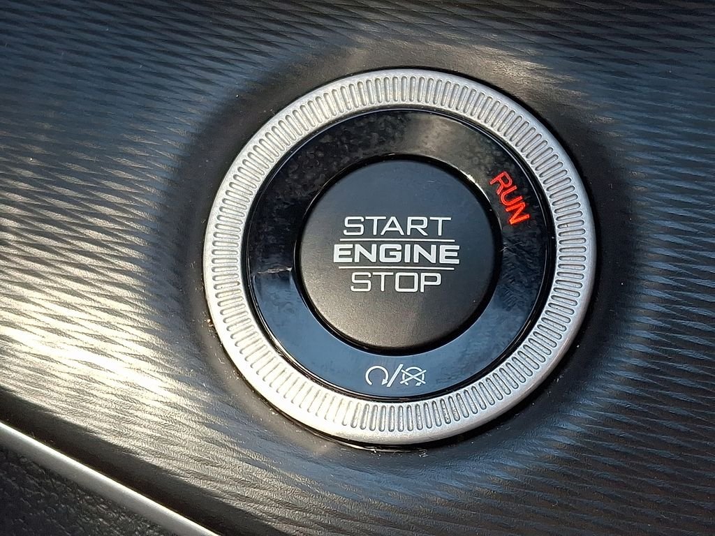 Used 2023 Silver Jeep Altitude X image 22