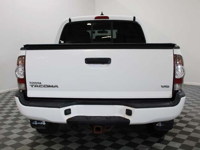 Used 2015 Super White Toyota  image 5