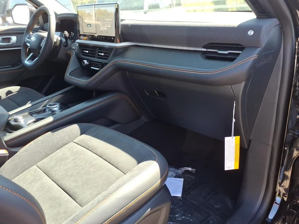 New 2026 Agate Black Metallic Ford Tremor® image 9