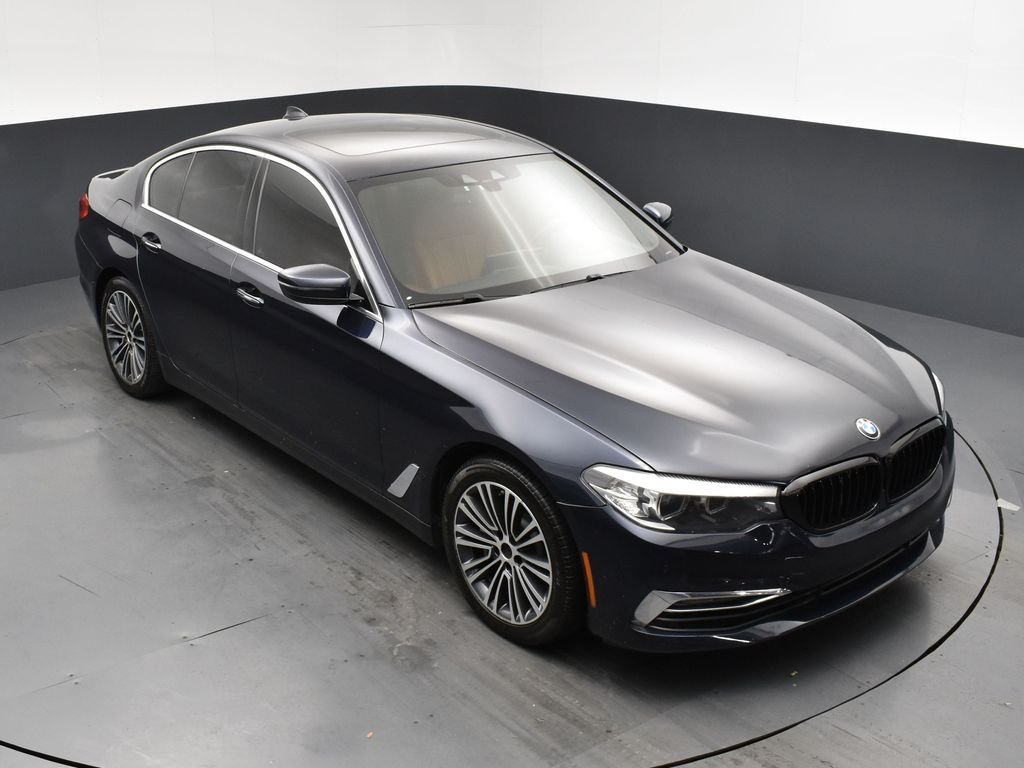 Used 2018 Blue BMW 530i xDrive image 18
