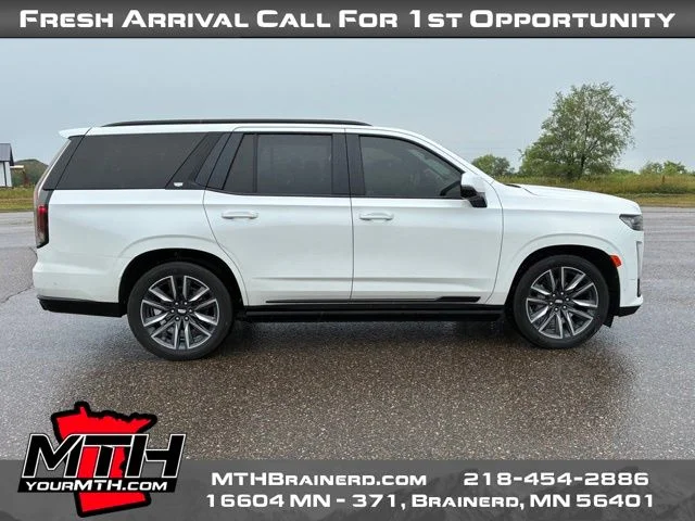 Used 2023 White Cadillac Sport Platinum image 1