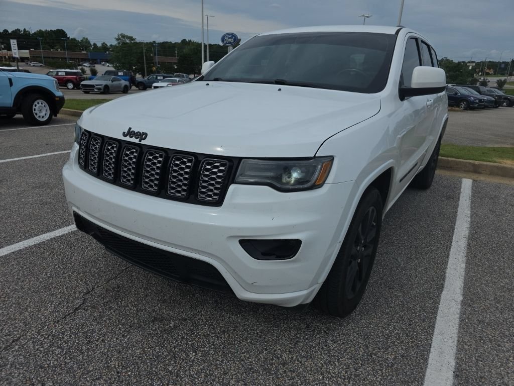 Used 2021 White Jeep Laredo X image 6