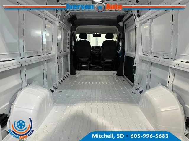 New 2026 Bright White Clear-Coat Exterior Paint RAM Tradesman image 25