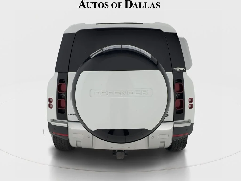 Used 2023 White Land Rover S image 10