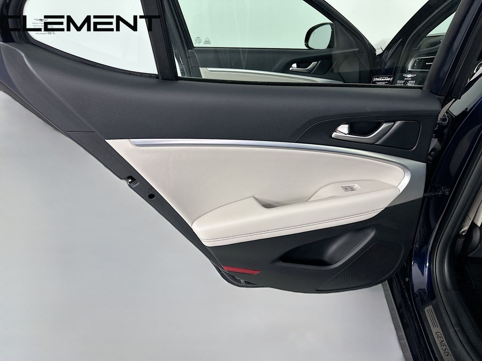 2023 GENESIS G70 Standard - Photo 30