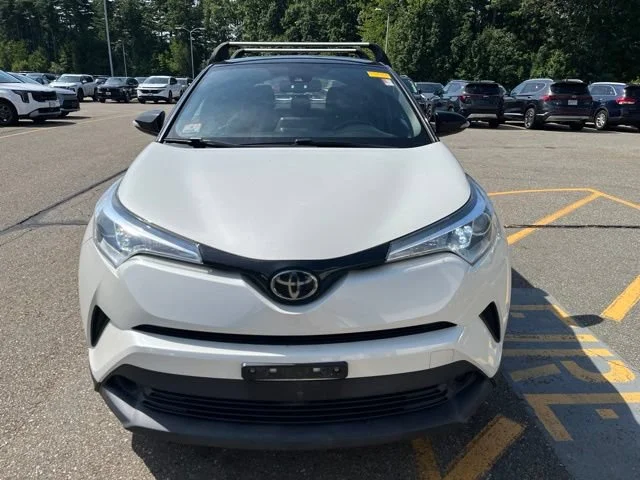 Used 2019 Blizzard Pearl w/Black Roof Toyota XLE image 8