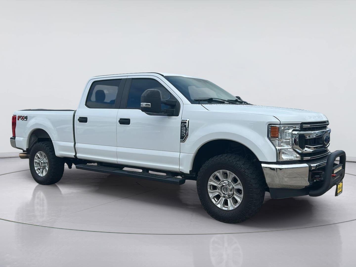Used 2022 Oxford White Ford XL image 3