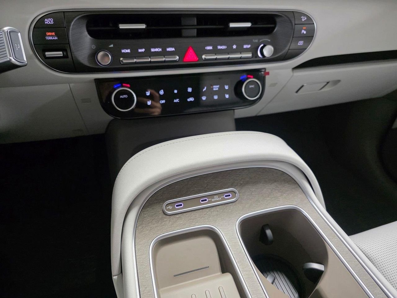 New 2026 Creamy White Pearl Hyundai SEL Premium AWD image 31