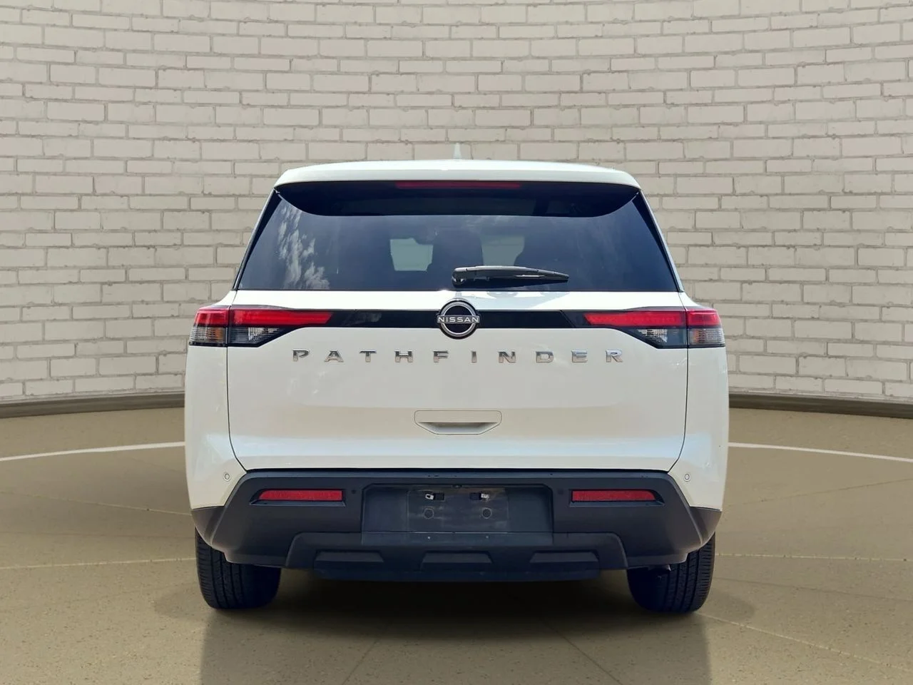 Used 2022 White Nissan S image 5
