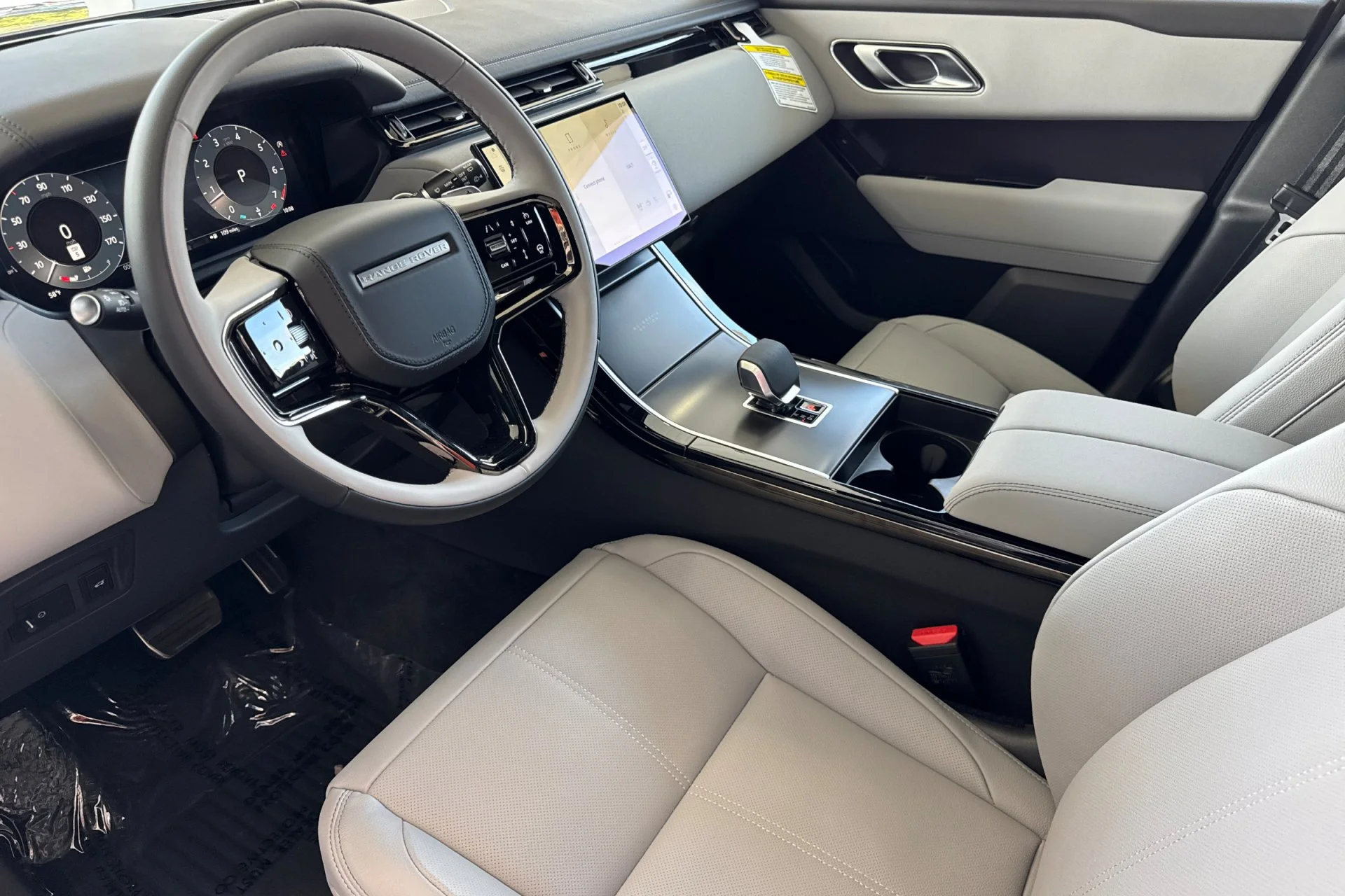 New 2026 Batumi Gold Land Rover Belgravia Edition image 13