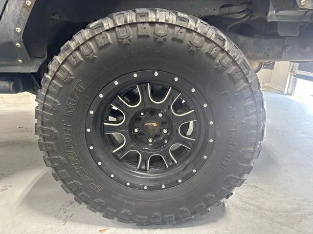 Used 2014 Gray Jeep Unlimited Rubicon image 9