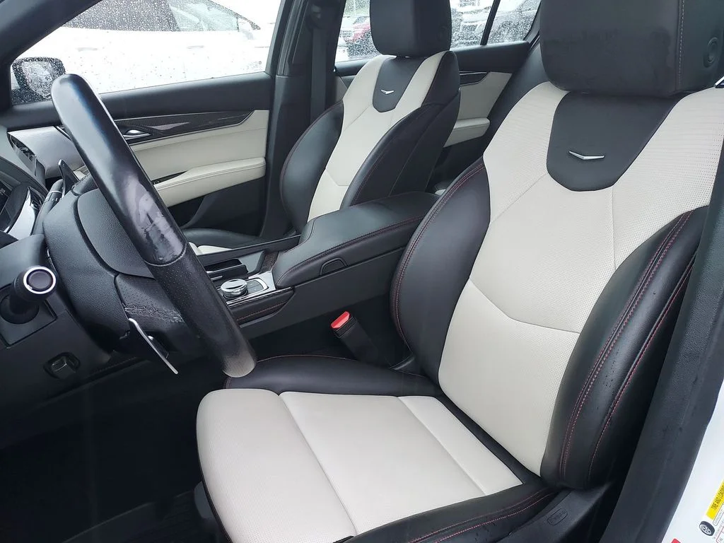 Used 2022 White Cadillac Sport image 17