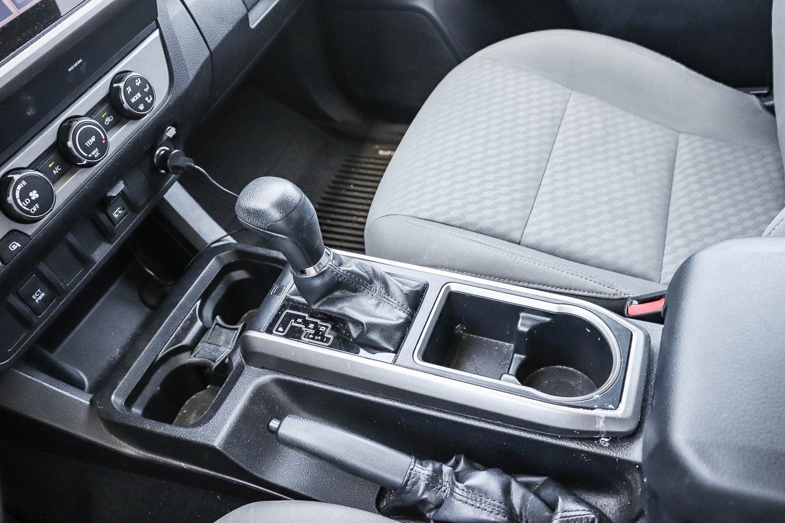 Used 2020 Super White Toyota SR5 image 21