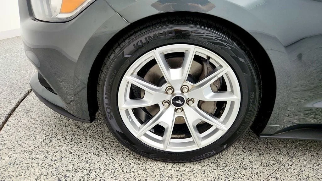 Used 2015 Guard Metallic Ford 2dr Fastback GT image 9