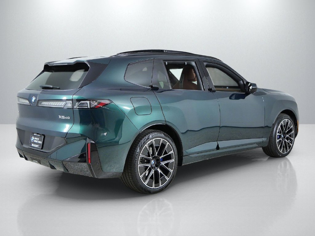 New 2027 Vancouver Green Metallic BMW  image 9