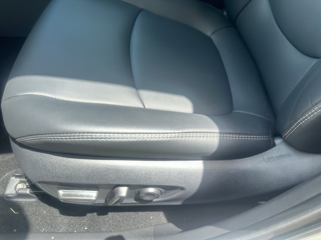 Used 2025 Wind Chill Pearl Toyota XLE Premium image 9
