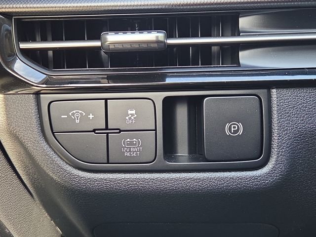 Used 2026 Fusion Black Kia S image 9