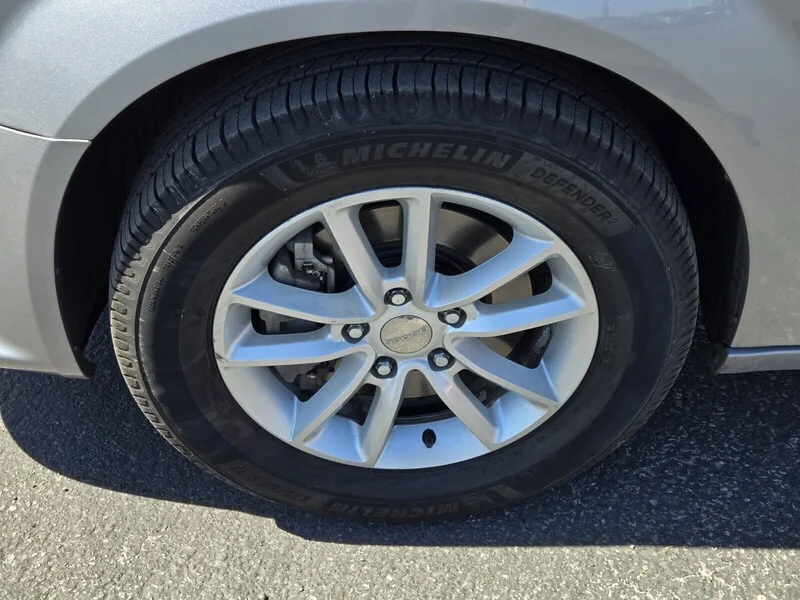 Used 2020 Billet Clearcoat Dodge SXT image 6