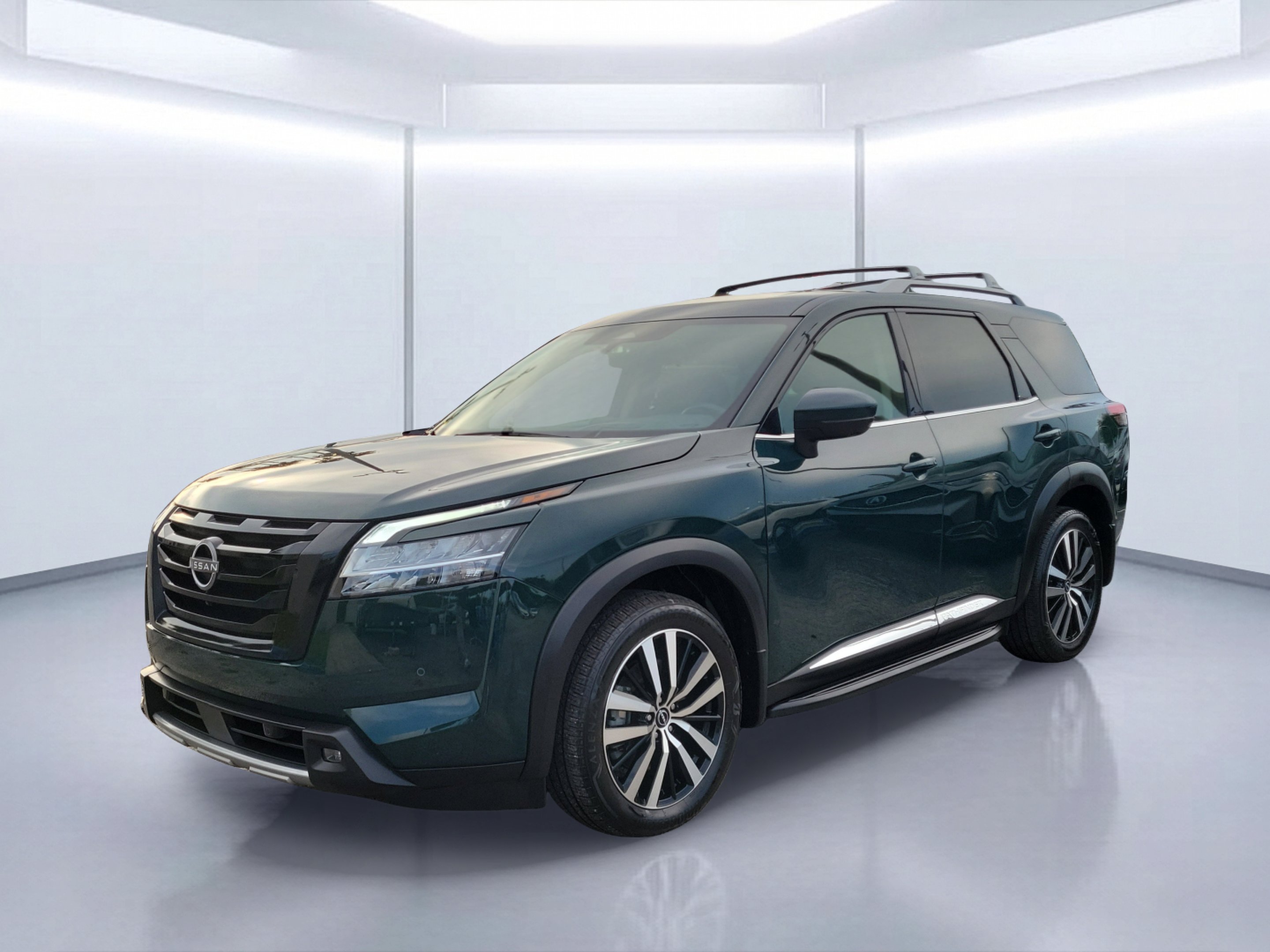 Used 2024 Obsidian Green Pearl Nissan Platinum image 2