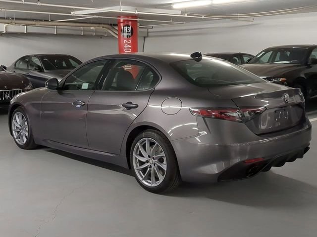 2025 Alfa Romeo Giulia Base - Photo 5