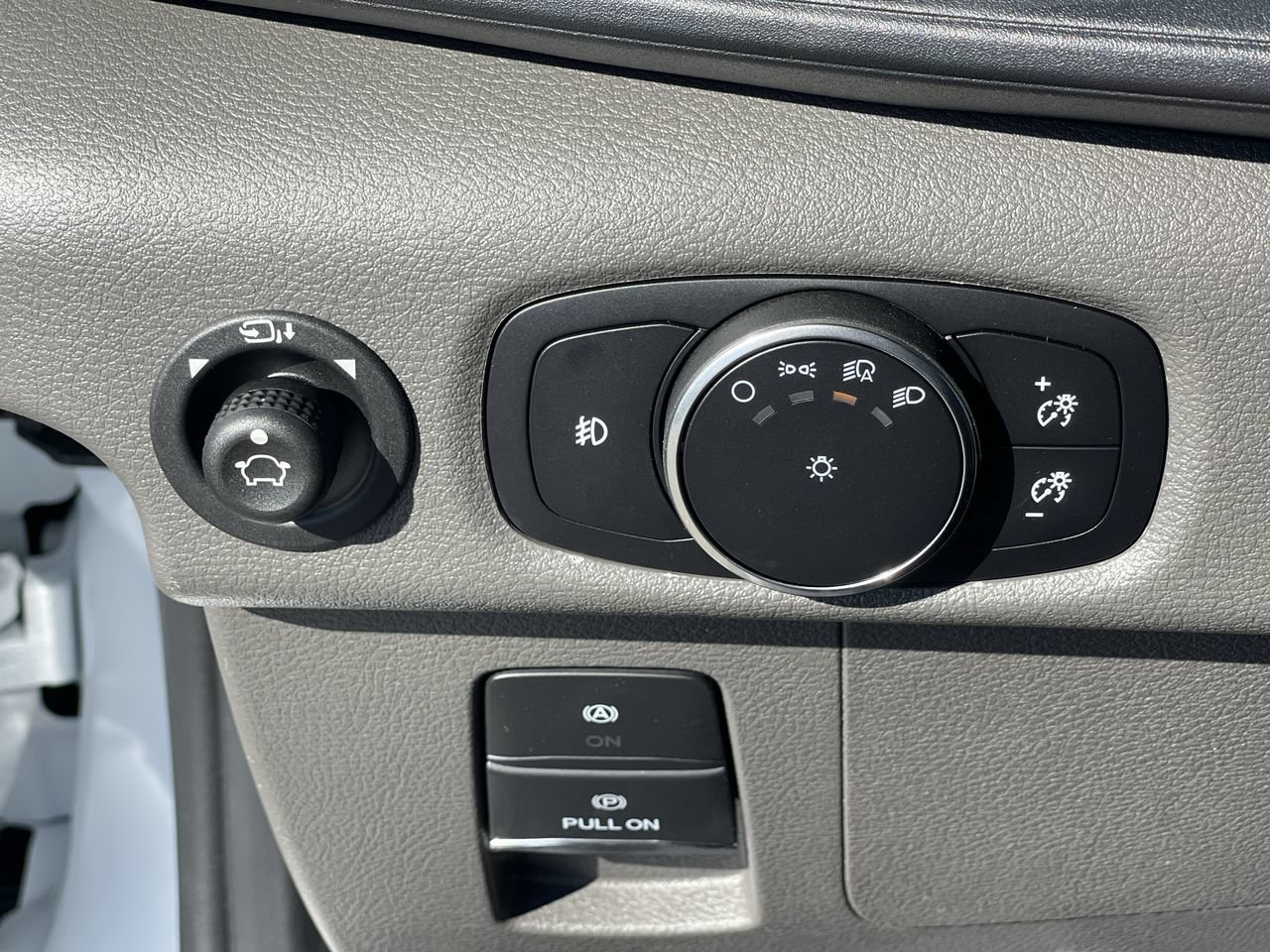 New 2026 Oxford White Ford XLT image 23