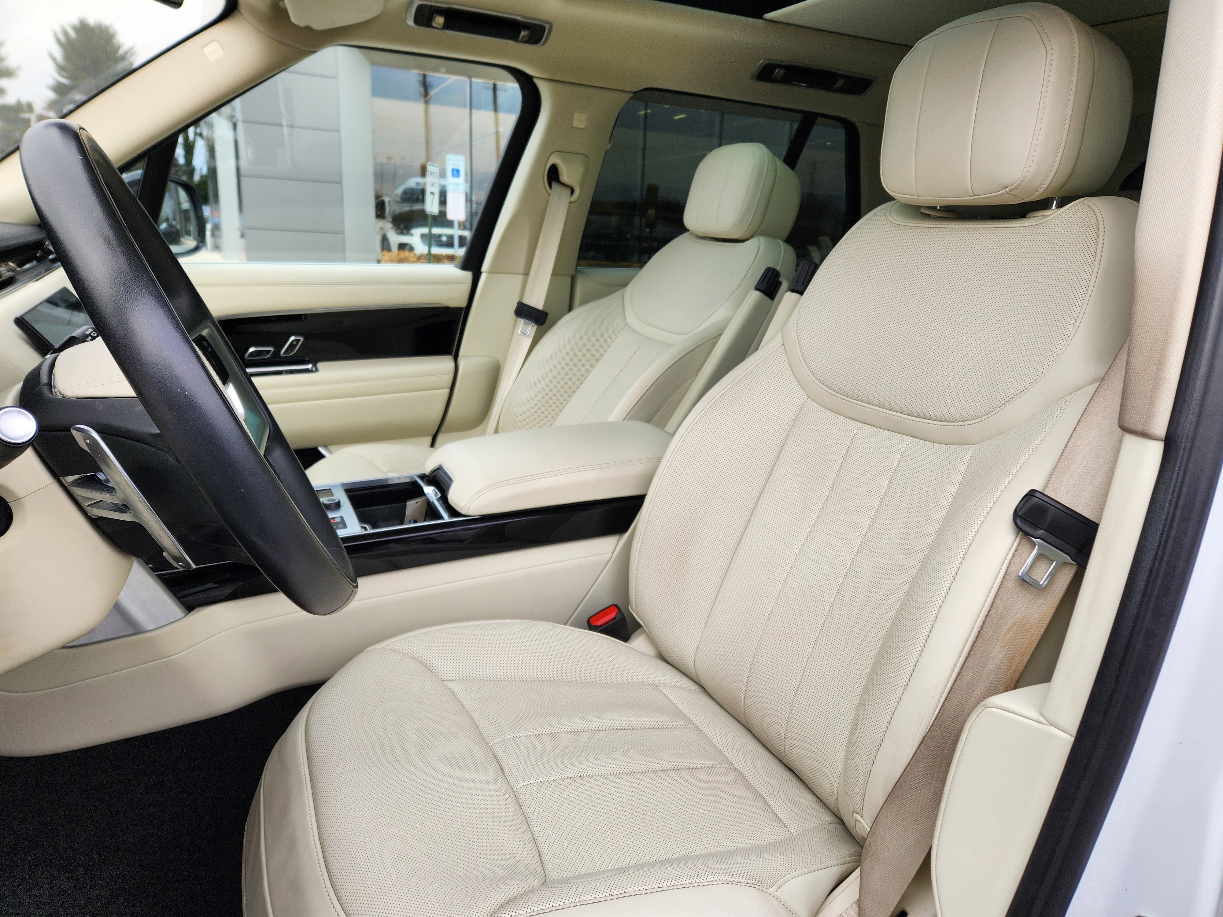 Certified Used 2023 Fuji White Land Rover SE image 10