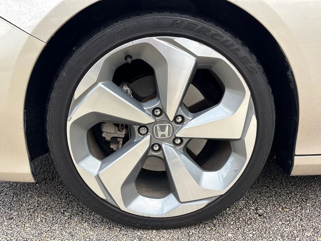 Certified Used 2018 Beige Honda Touring image 13