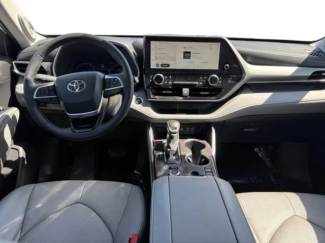 2024 Toyota Highlander Limited - Photo 14