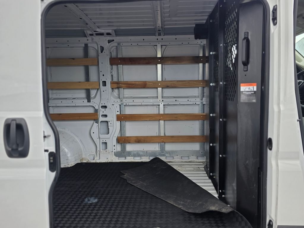 Used 2025 White Ram Base image 12