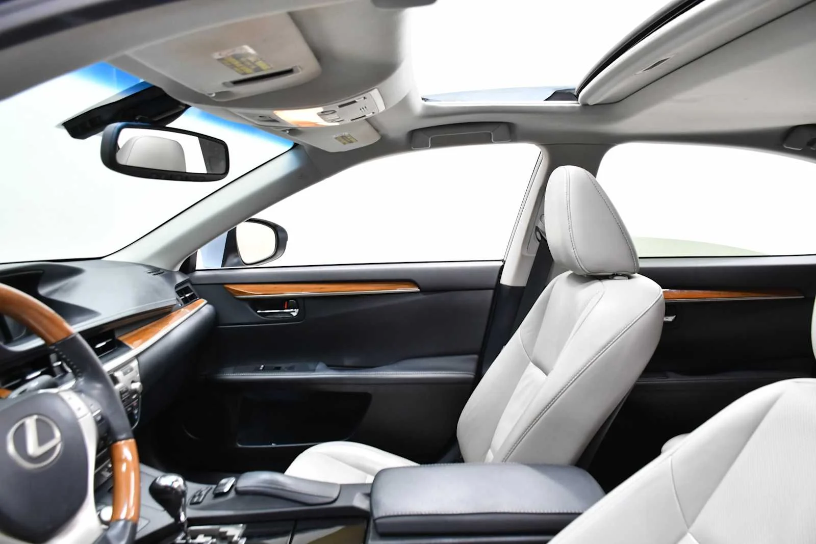Used 2014 Cerulean Blue Metallic Lexus Hybrid image 11