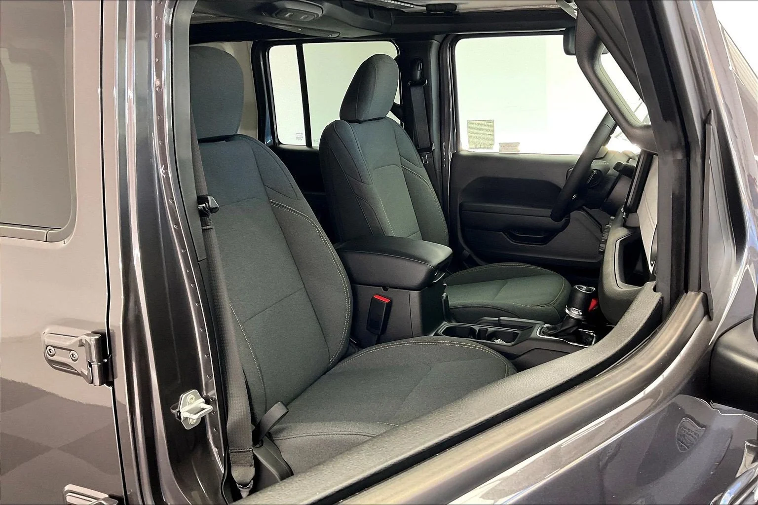 New 2026 Granite Crystal Metallic Clearcoat Jeep Sport S image 9