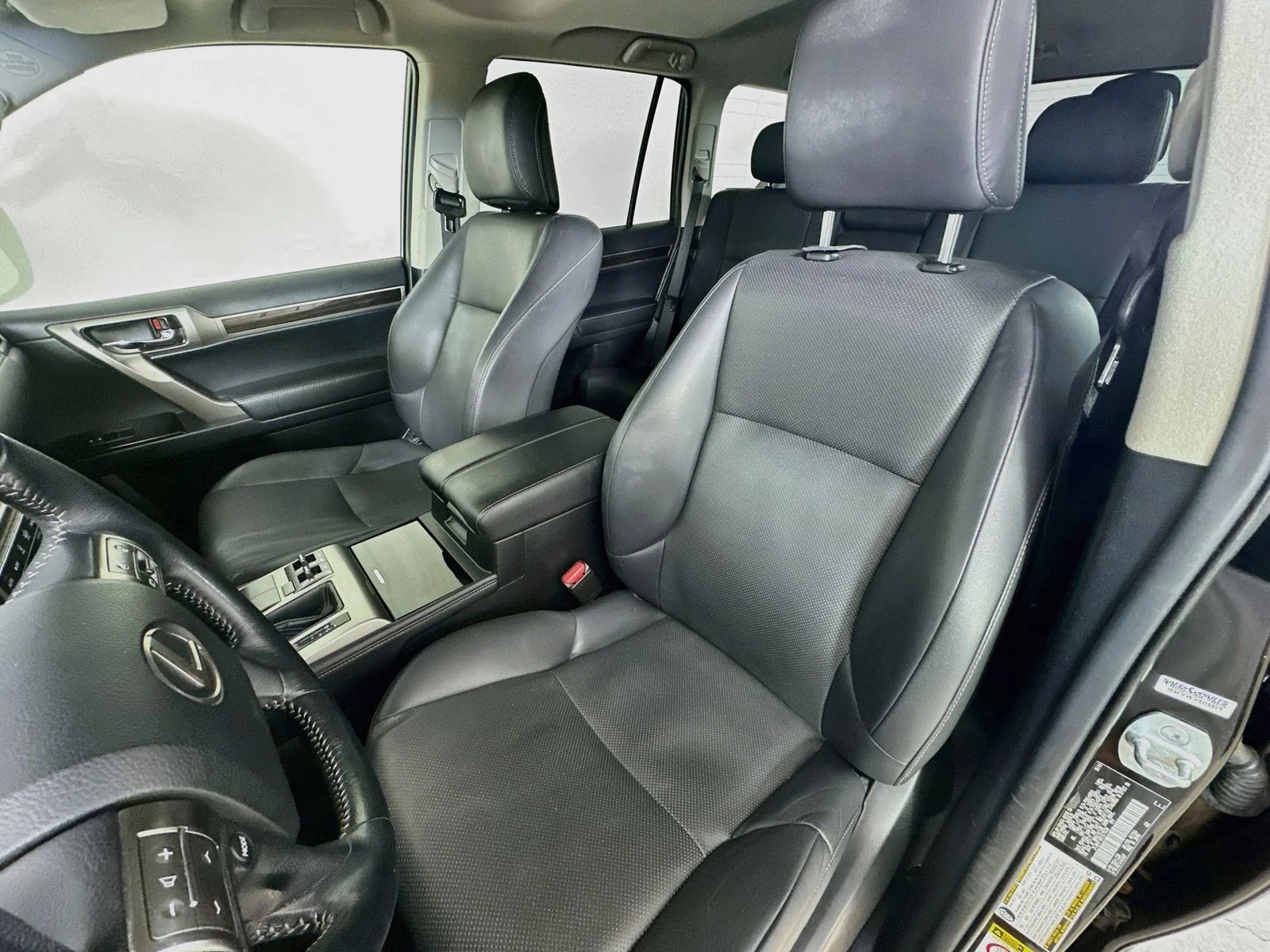 Used 2014 Black Lexus  image 34