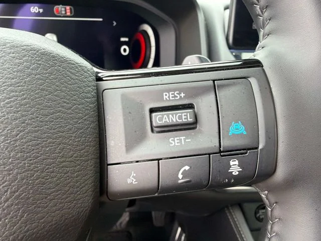 Used 2026 Black Nissan Platinum image 25