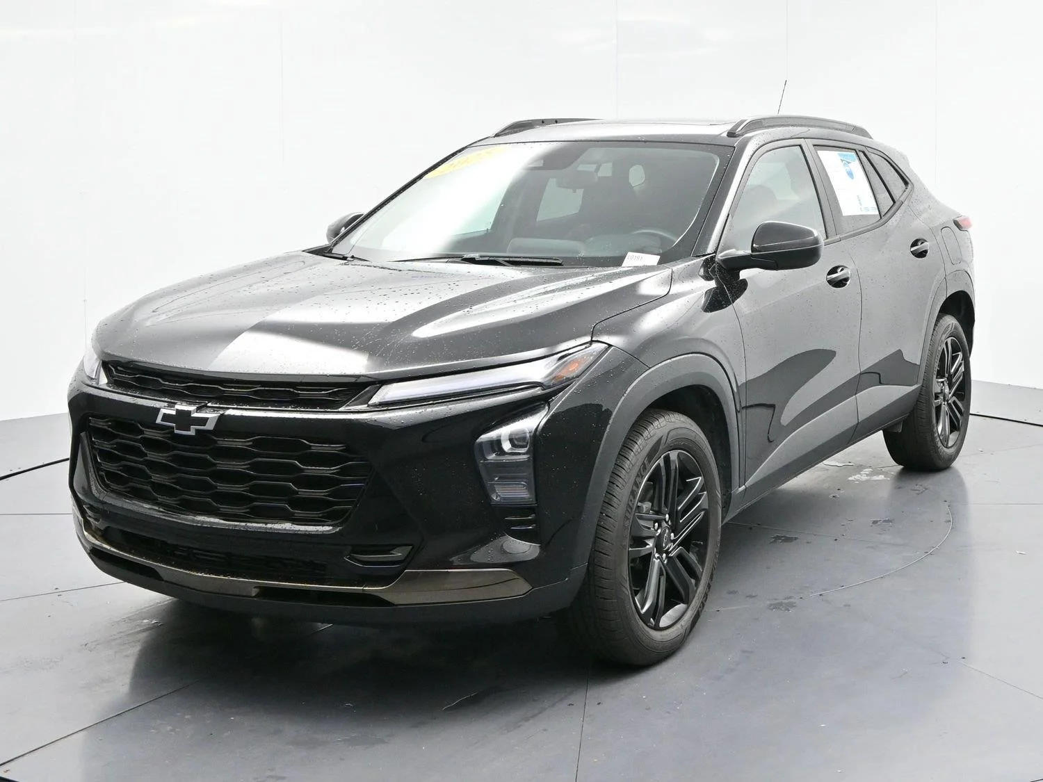 Used 2025 Mosaic Black Metallic Chevrolet ACTIV image 3