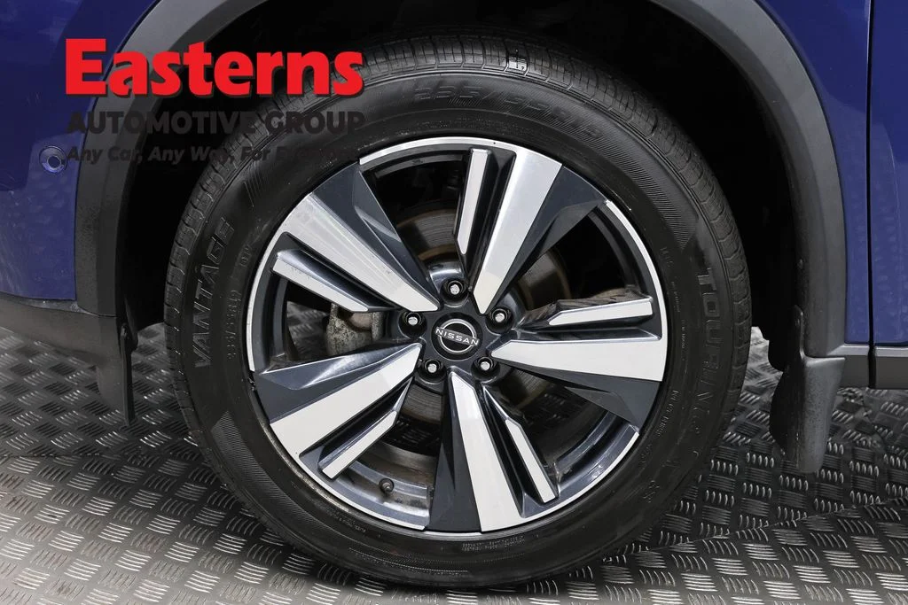 Used 2023 Blue Nissan Platinum image 34