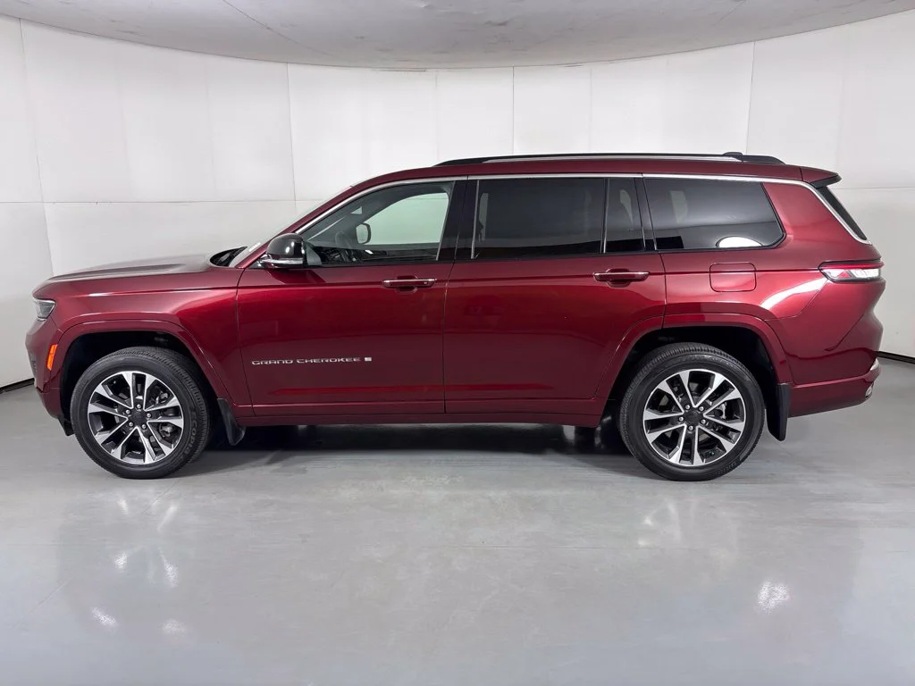 Used 2023 Red Jeep Overland image 5