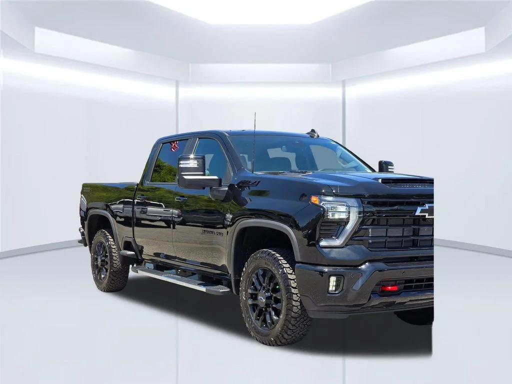 New 2026 Black Chevrolet LT image 39