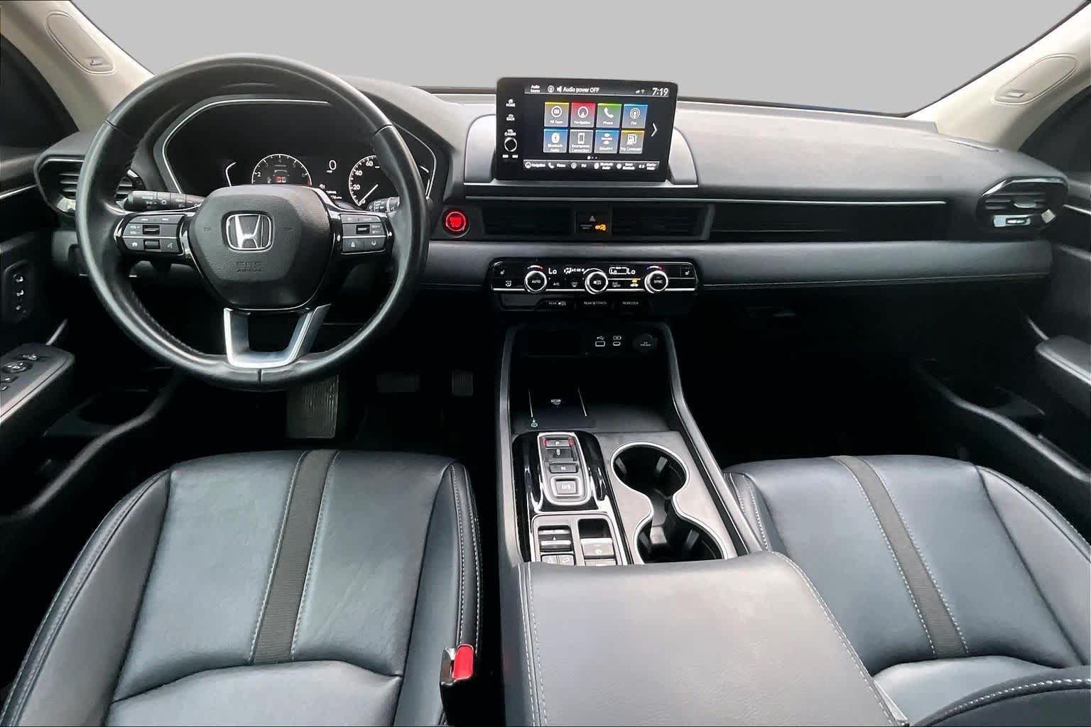 Used 2025 Crystal Black Pearl Honda Touring image 15